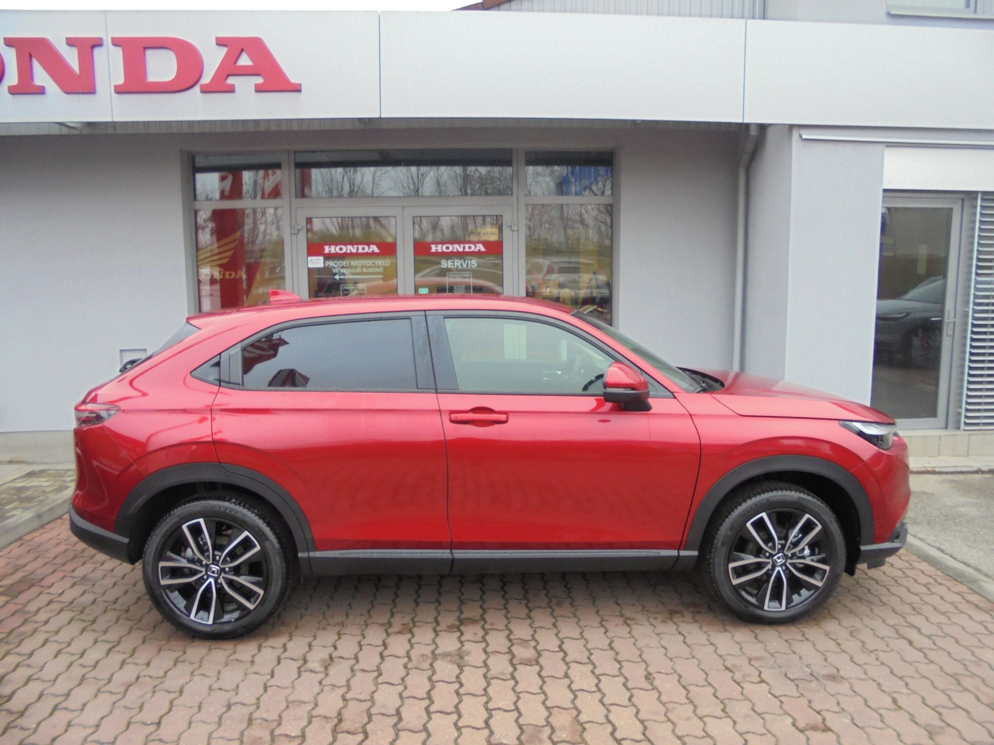 Honda HR-V, 1.5e:HEV ELEGANCE 2027 - fotka 4