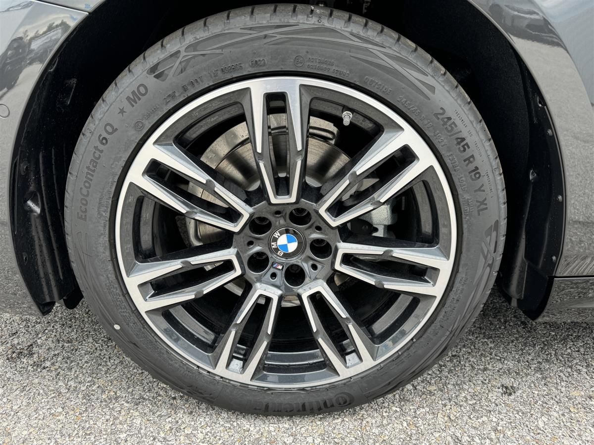 BMW Řada 5, 520d xDrive Sedan - fotka 6
