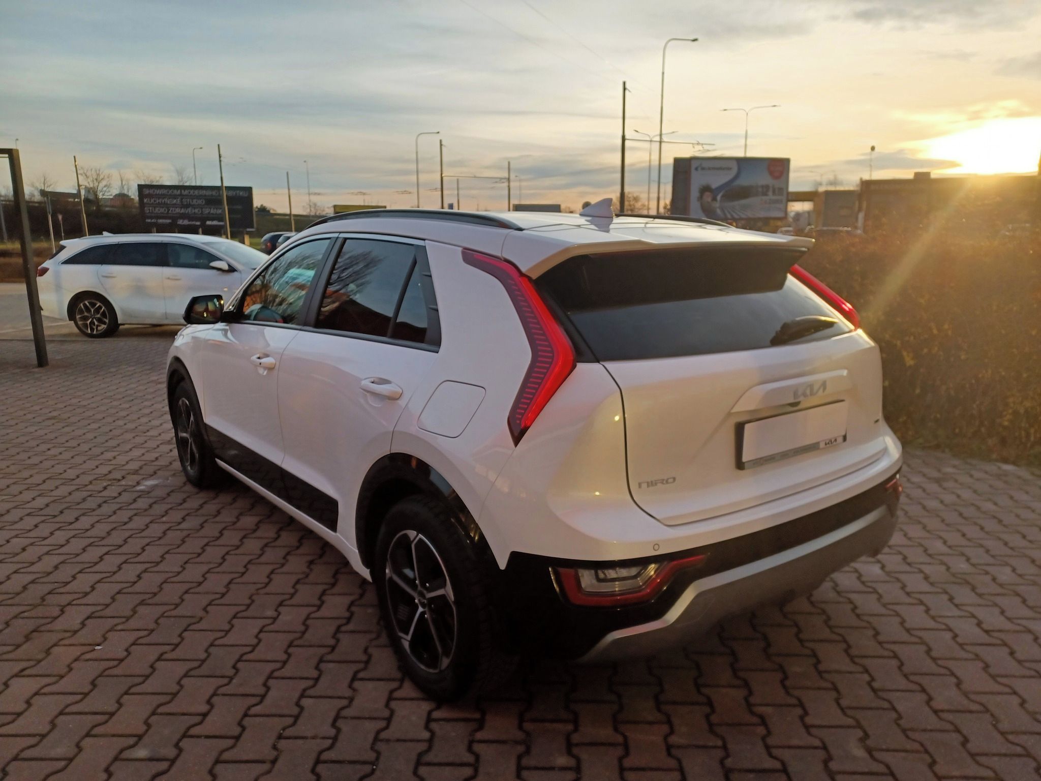 Kia Niro, 1.6 GDi HEV 6DCT STYLE - fotka 4