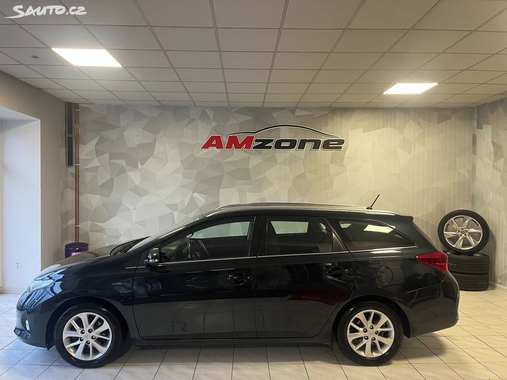 Toyota Auris, fotka 10