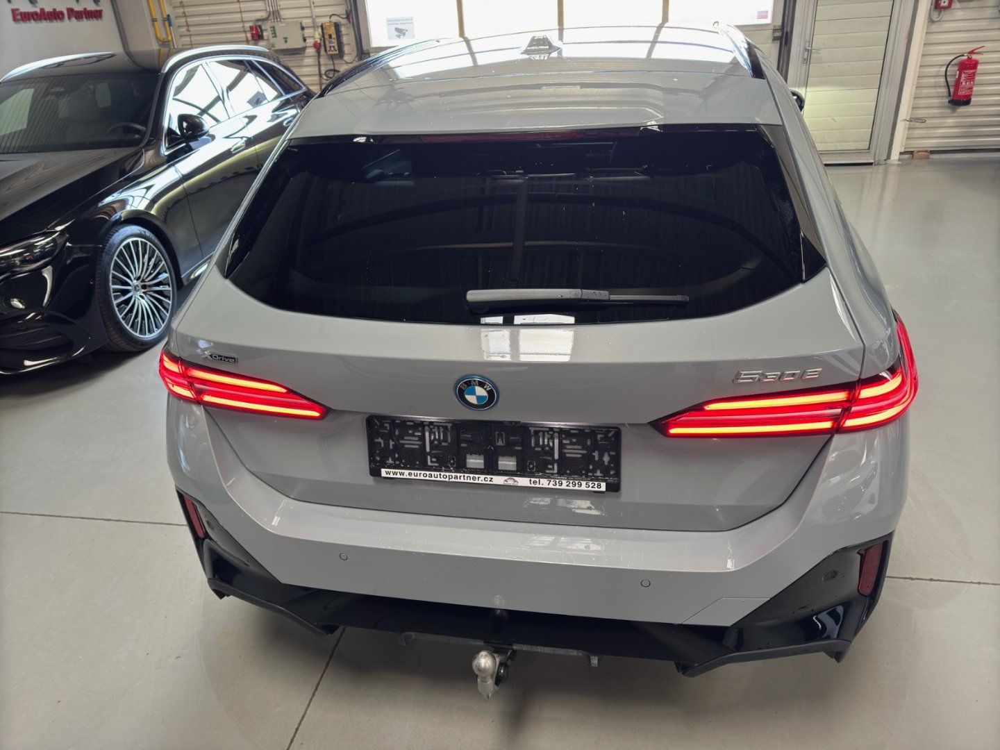 BMW Řada 5, 530e xDrive Tour. M - fotka 5