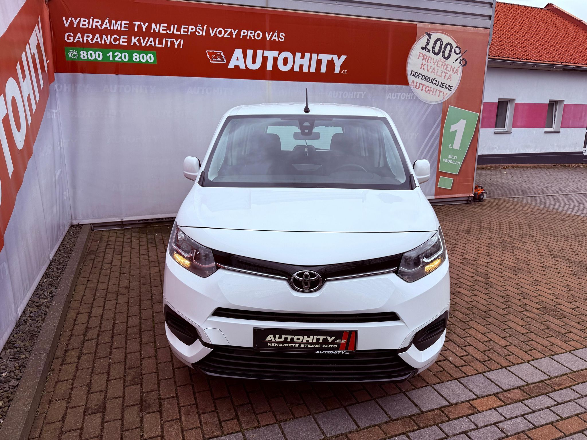 Toyota Proace City, 1.5D L1 Shuttle, ČR, 1.Maj - fotka 2