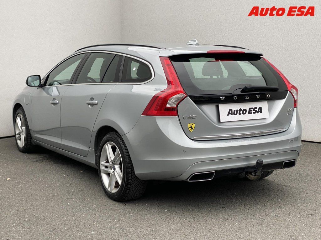 Volvo V60, 2.4 D6 PHEV AWD,AT,kůže - fotka 6