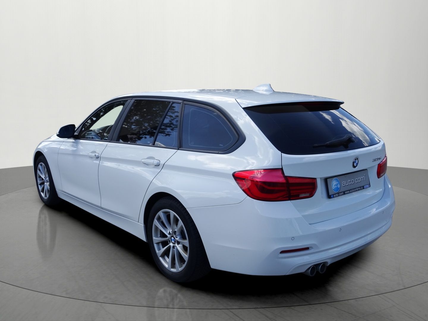 BMW Řada 3, 320d 140kW 8°A/T Navi El.kufr - fotka 3