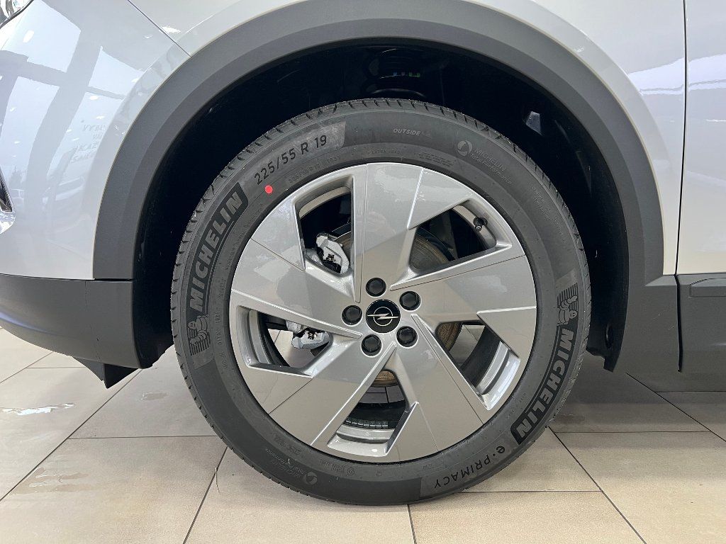 Opel Grandland, Edition Hybrid 1,2T AT6 145k - fotka 3