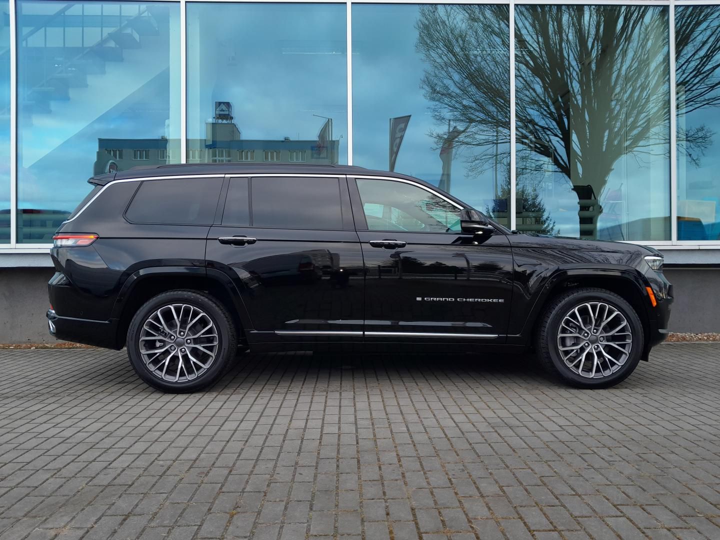 Jeep Grand Cherokee, L 3,6 V6 Summit Reserve 7 míst - fotka 5