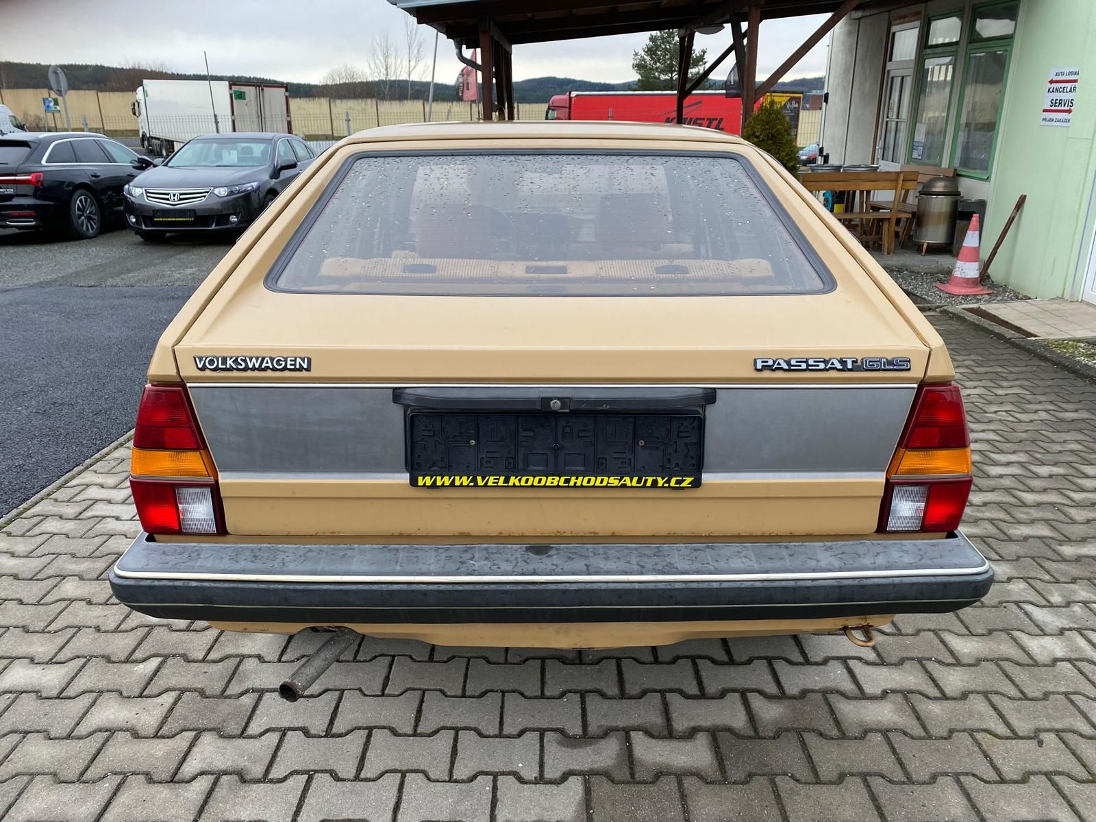Volkswagen Passat, B32 2.majitel - fotka 4