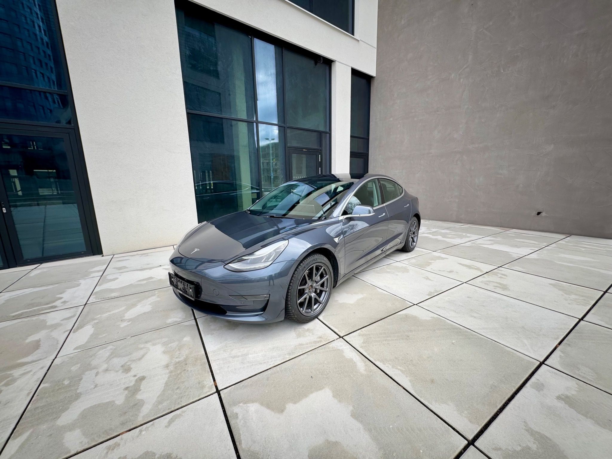Tesla Model 3, LONG RANGE 4x4 1 MAJITEL - fotka 3