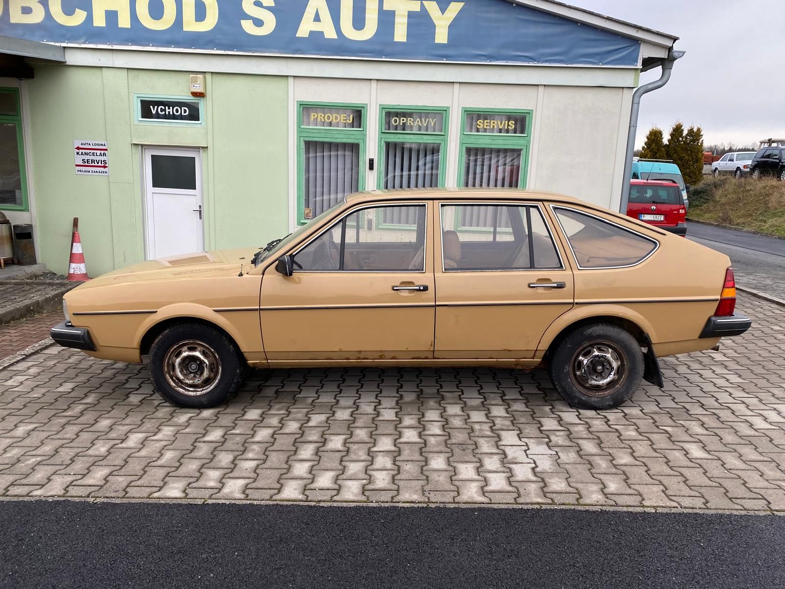 Volkswagen Passat, B32 2.majitel - fotka 2