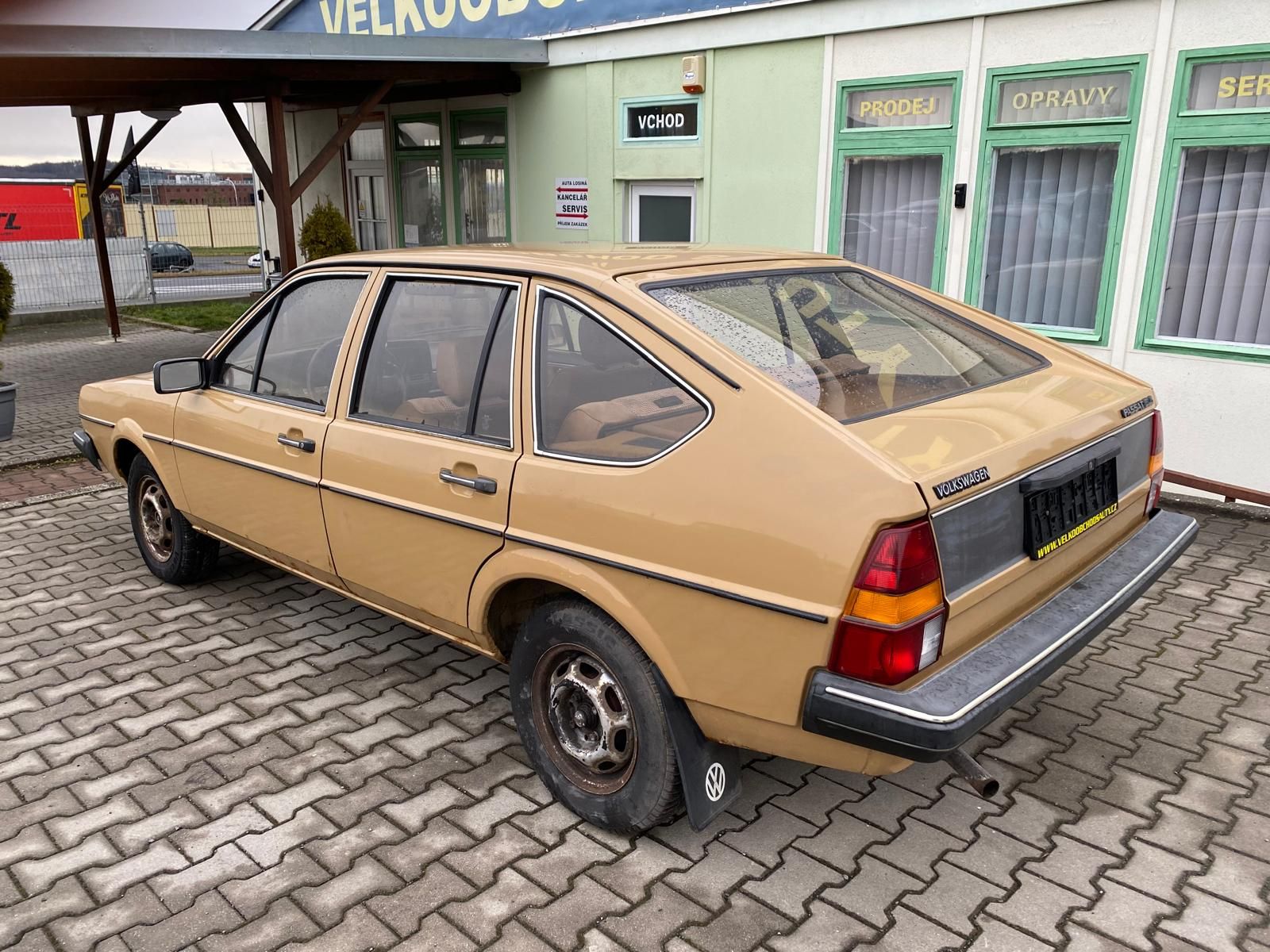 Volkswagen Passat, B32 2.majitel - fotka 3