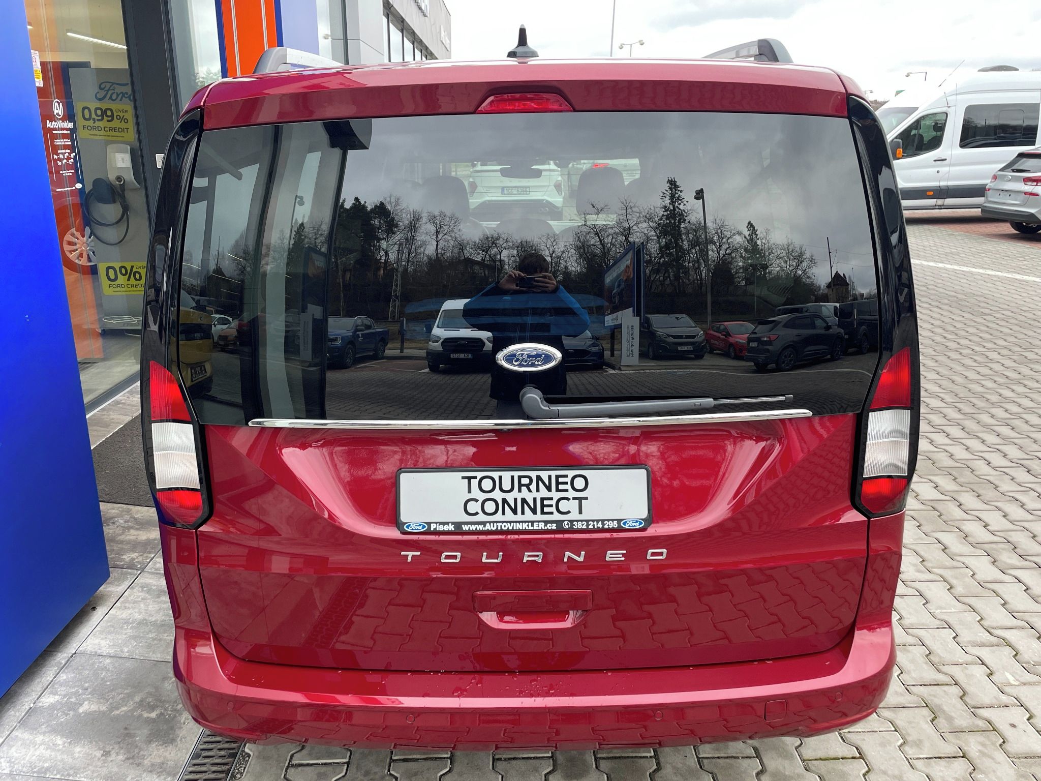 Ford Tourneo Connect, Titanium 2.0 EcoBlue 90 kW AUT - fotka 4