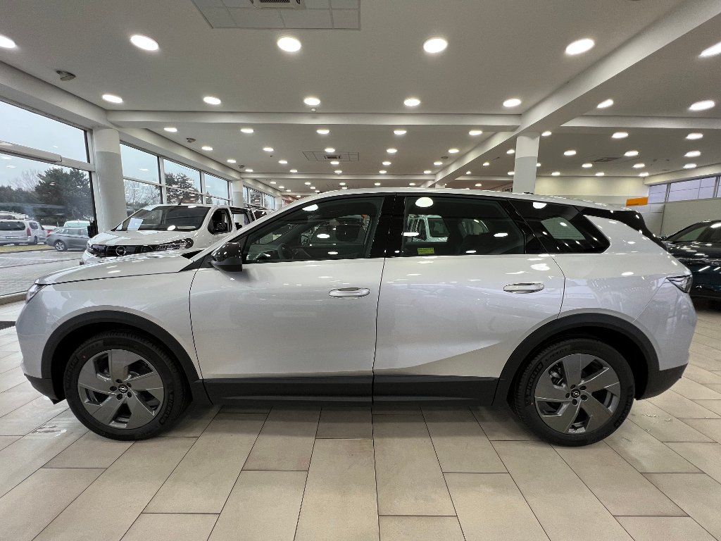 Opel Grandland, Edition Hybrid 1,2T AT6 145k - fotka 2