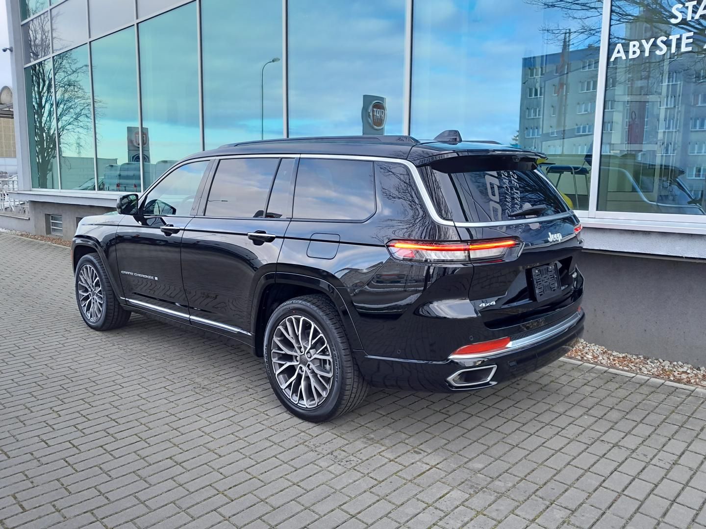 Jeep Grand Cherokee, L 3,6 V6 Summit Reserve 7 míst - fotka 4