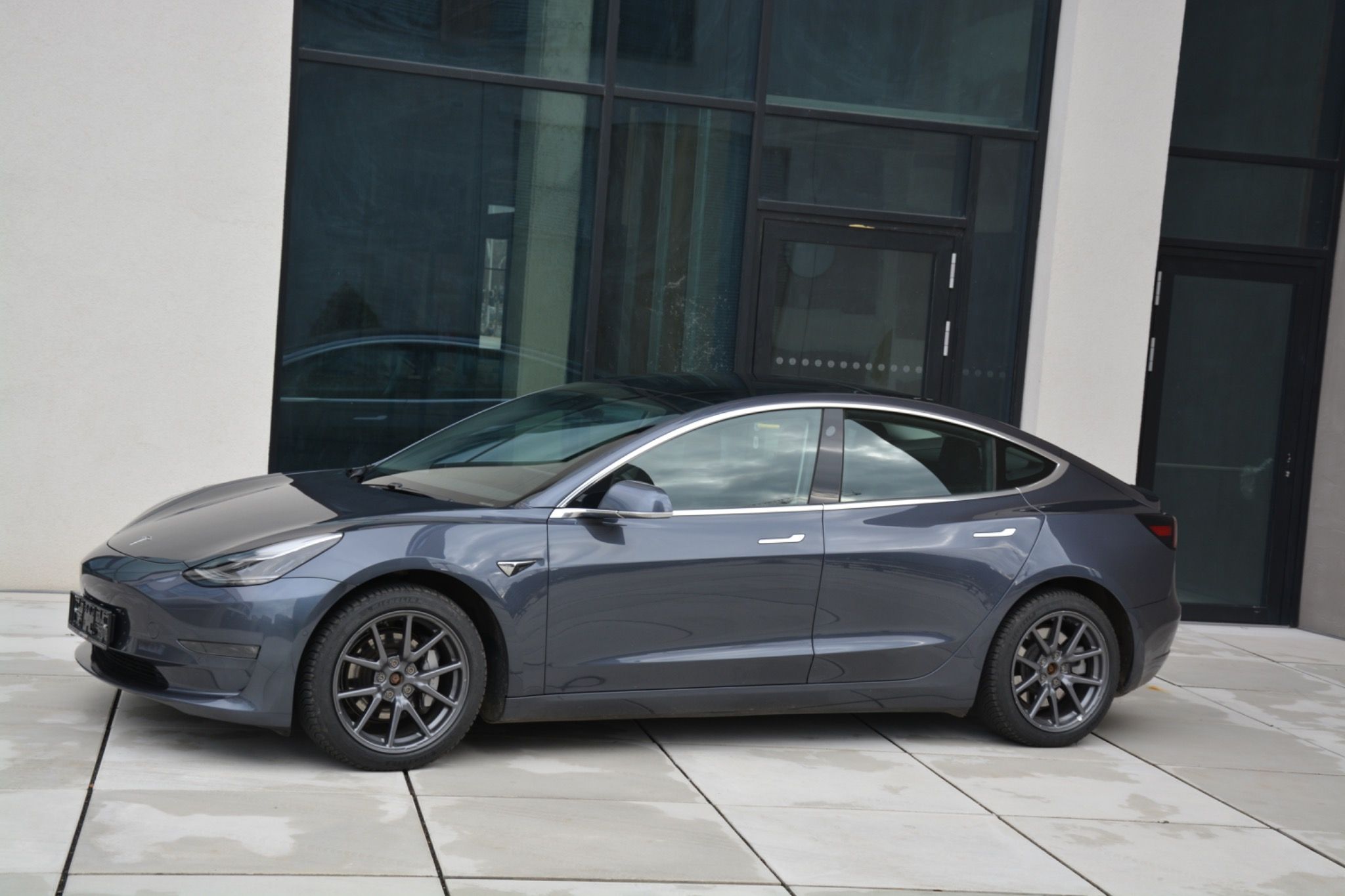 Tesla Model 3, LONG RANGE 4x4 1 MAJITEL - fotka 5