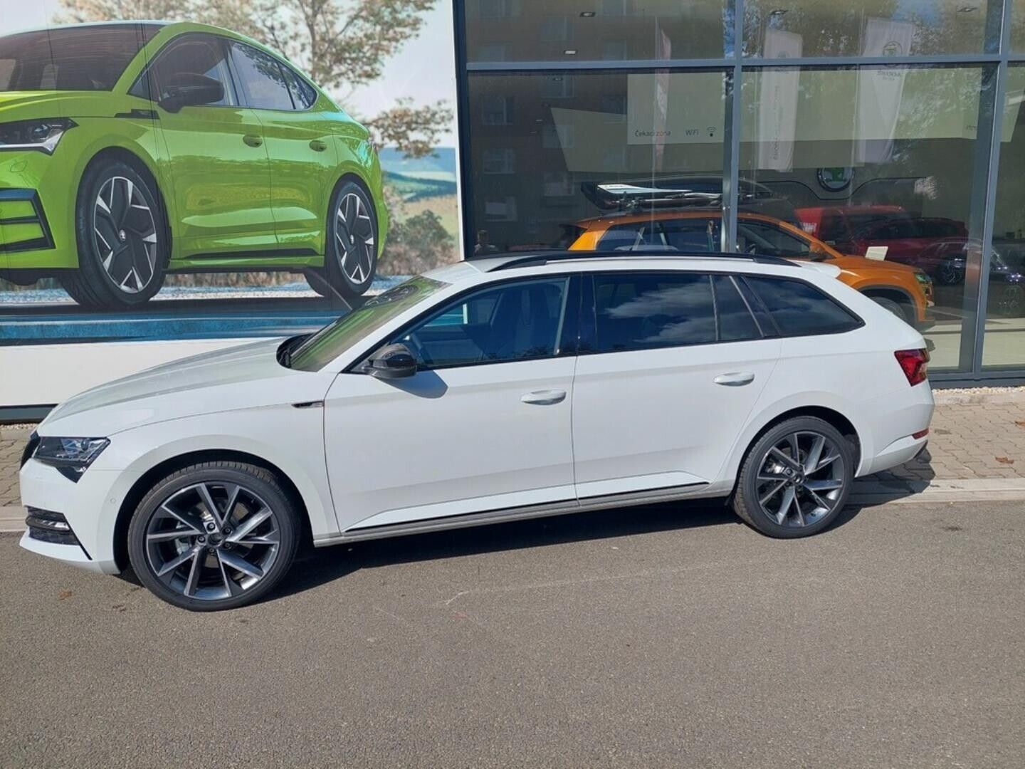 Škoda Superb, Combi Sportline 2.0 TDI 147 kW - fotka 4