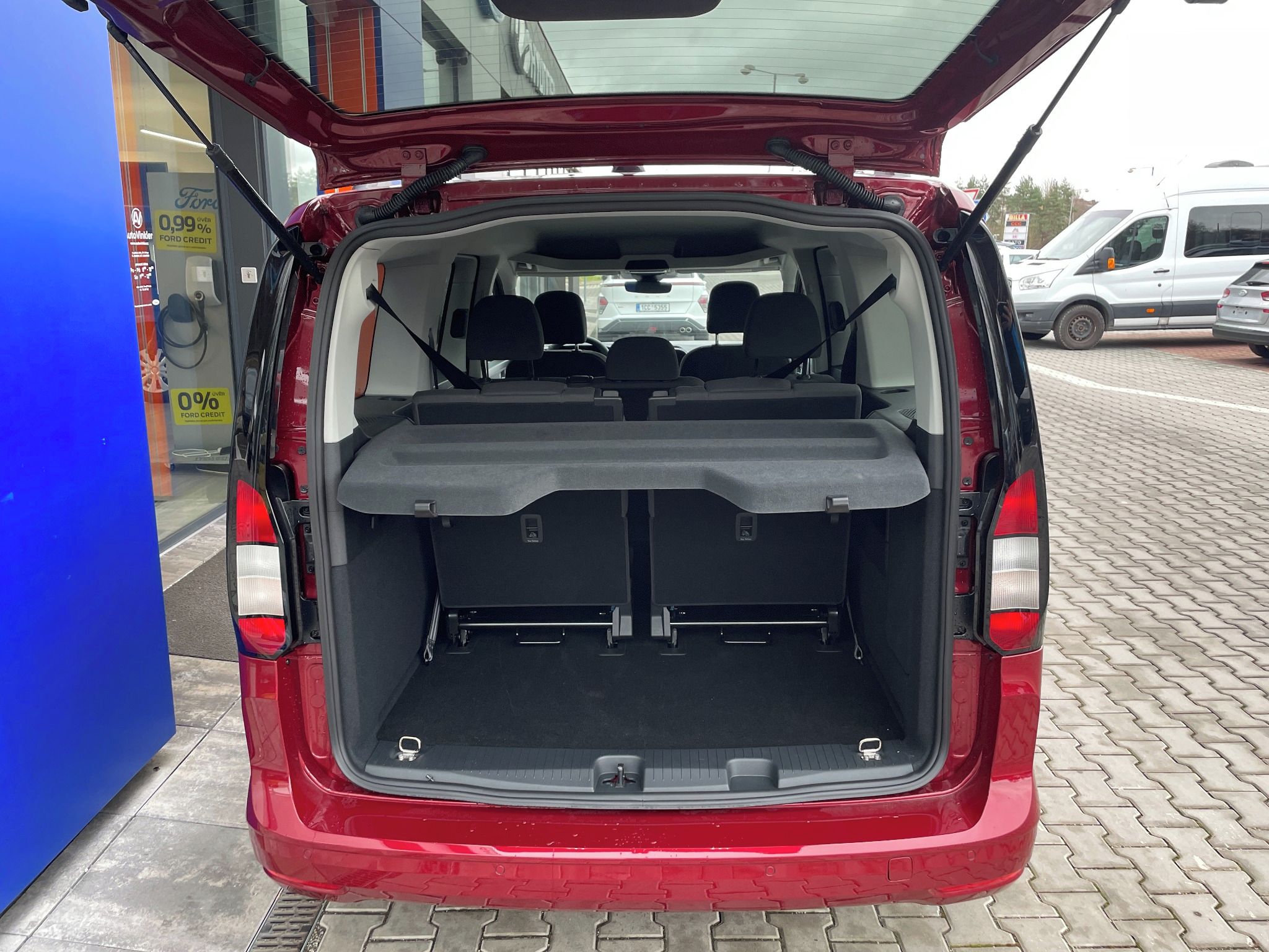 Ford Tourneo Connect, Titanium 2.0 EcoBlue 90 kW AUT - fotka 5