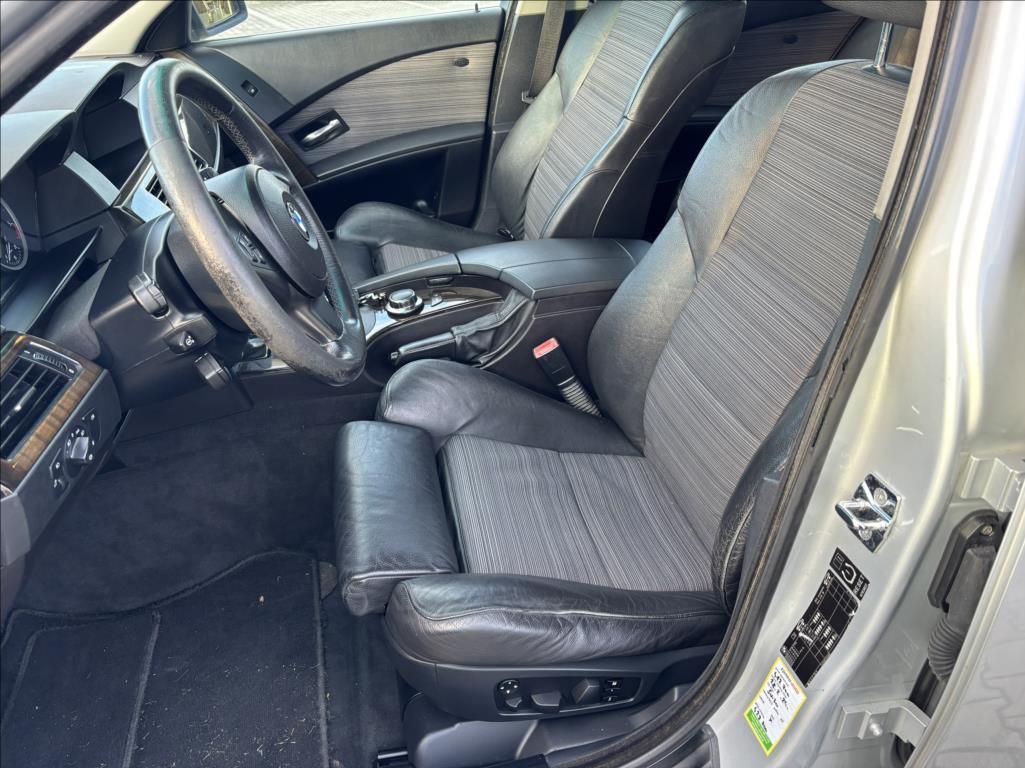 BMW Řada 5, 3,0 530xd Aut. Touring - fotka 6