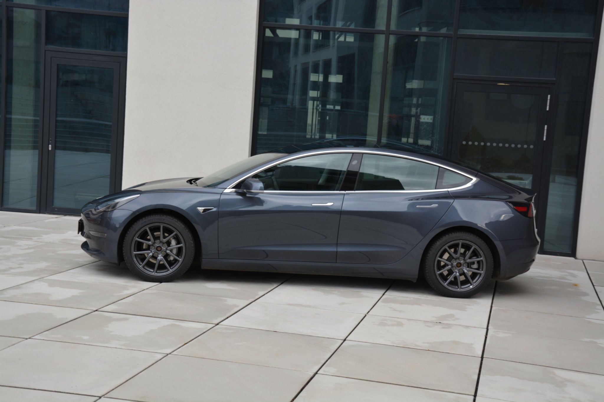 Tesla Model 3, LONG RANGE 4x4 1 MAJITEL - fotka 6