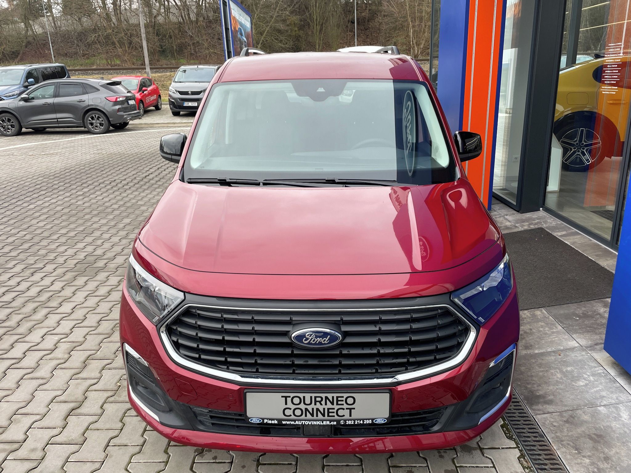 Ford Tourneo Connect, Titanium 2.0 EcoBlue 90 kW AUT - fotka 2