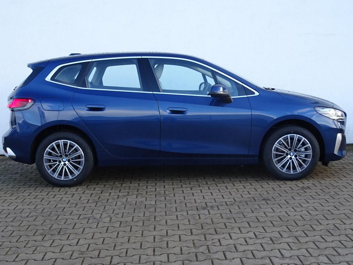 BMW Řada 2, 220i Active Tourer - fotka 5