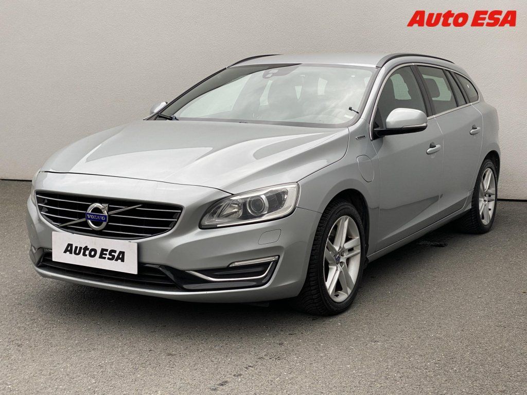 Volvo V60, 2.4 D6 PHEV AWD,AT,kůže - fotka 3