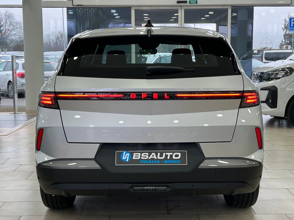 Opel Grandland, Edition Hybrid 1,2T AT6 145k - fotka 5
