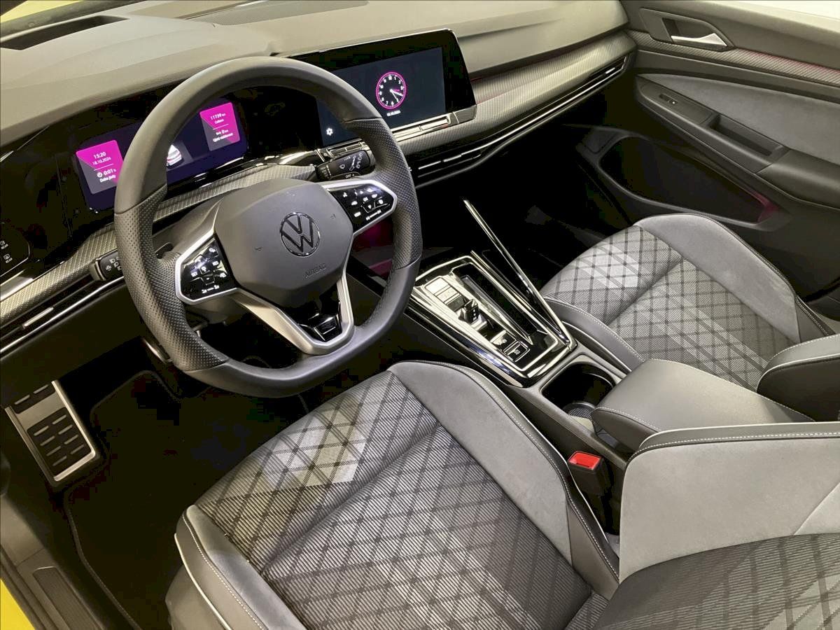Volkswagen Golf, TSI R-Line110 kW 7DSG - fotka 6