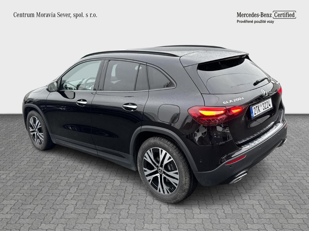 Mercedes-Benz GLA, 200 d 4MATIC - fotka 3