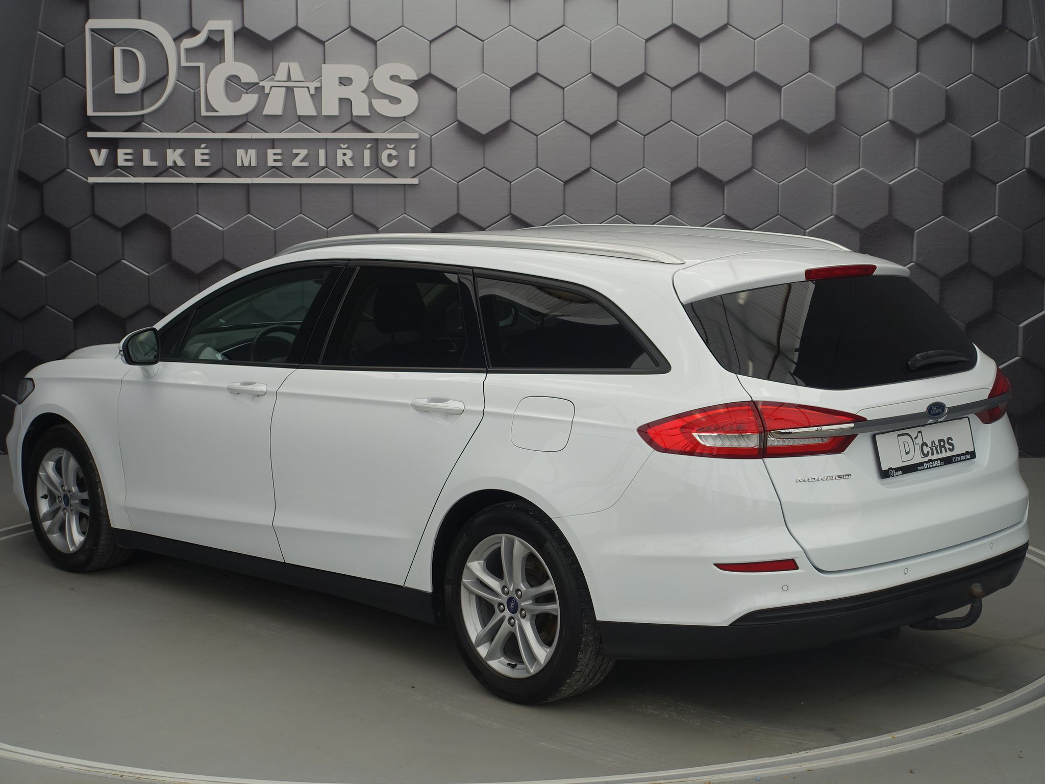 Ford Mondeo, 110 kW, MANUÁL, TAŽNÉ - fotka 2