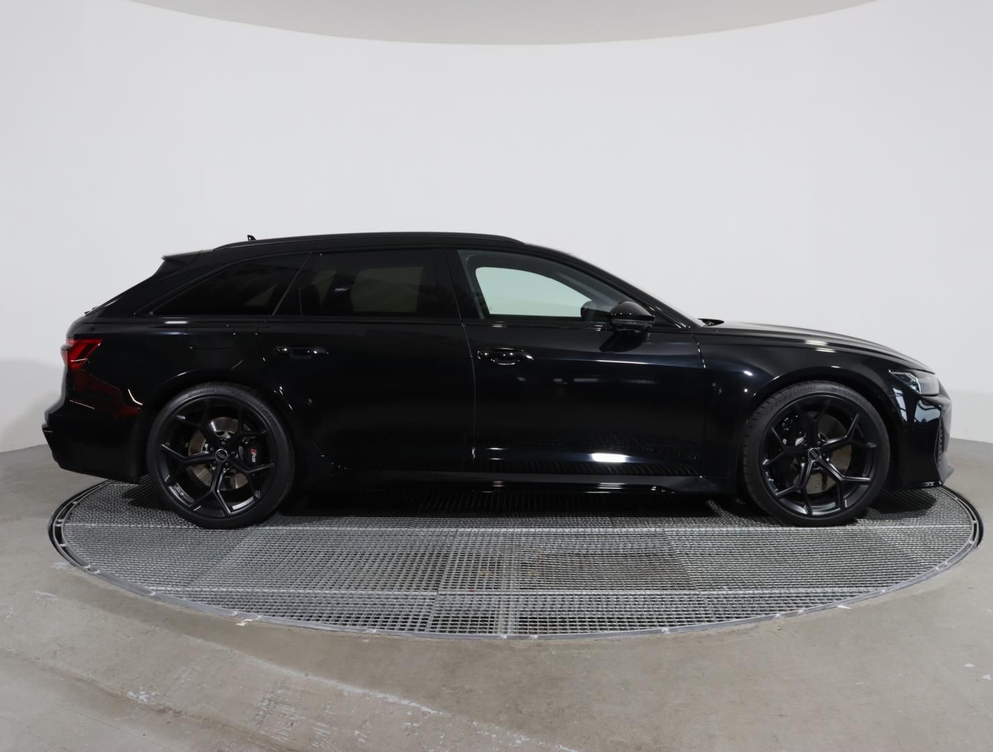 Audi RS6, Avant Perf. TFSI 463kW quattro - fotka 4