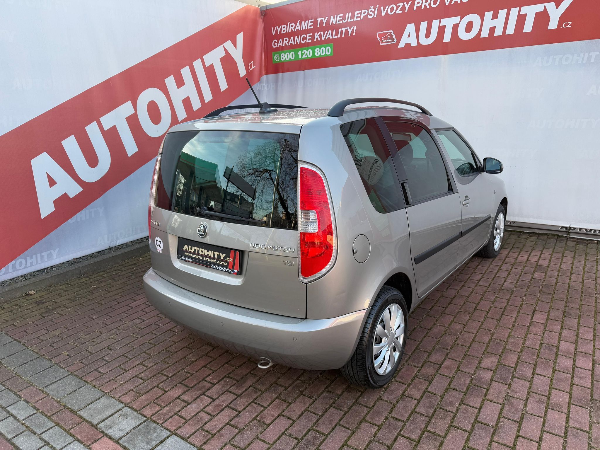 Škoda Roomster, 1.2 TSi Ambition Plus, AutoAC - fotka 6