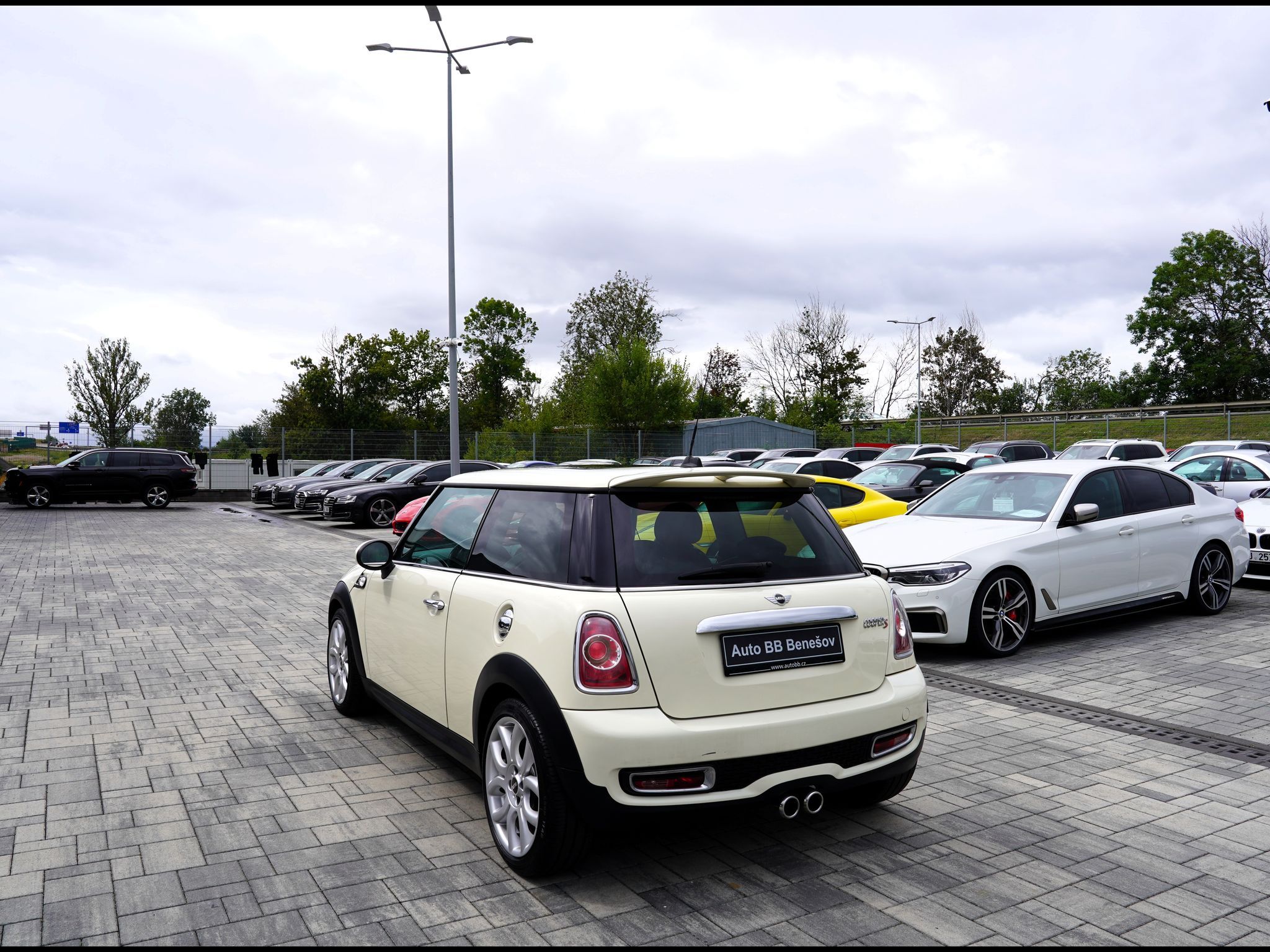 Mini Cooper S, 1.6 Cooper S/kůže/automat/navi - fotka 4