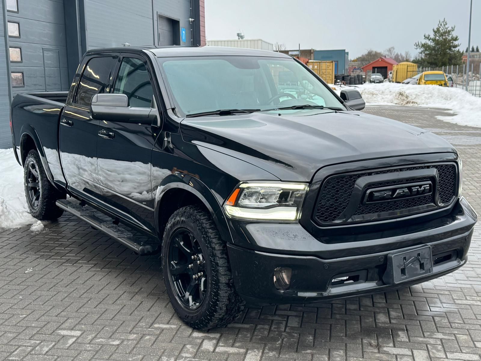 Dodge Ram 1500, 5.7L Laramie Long Total Full - fotka 3