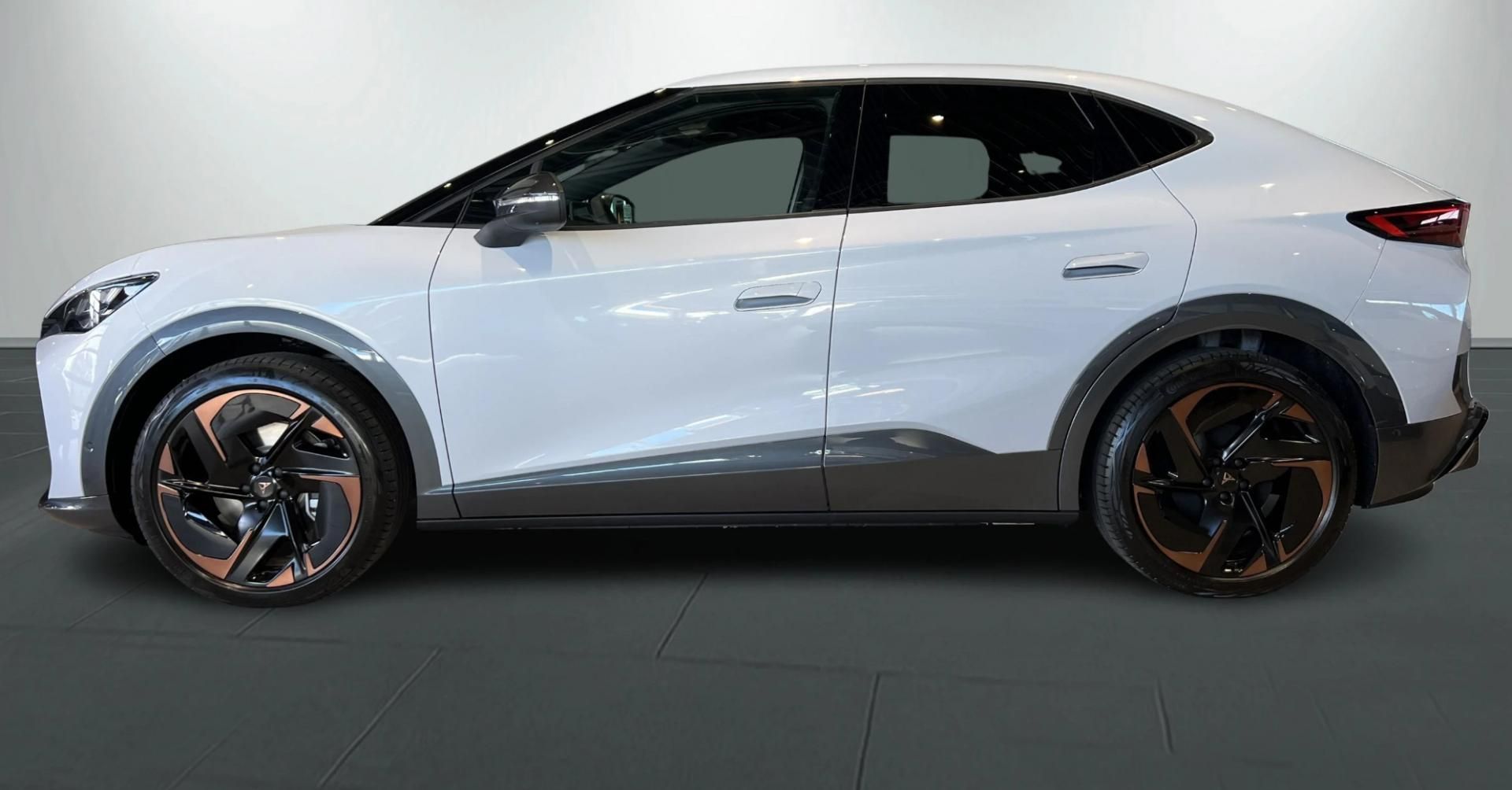 Cupra Tavascan, VZ 77kWh AWD 340hp Panorama - fotka 4