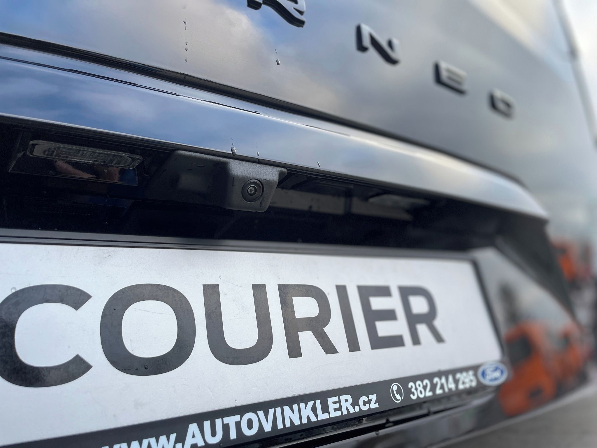 Ford Tourneo Courier, Titanium 1.0 EcoBoost 6.st MAN - fotka 5