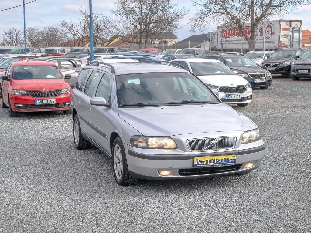 Volvo V70, 2.4D 120KW mat – 4x4 - fotka 3