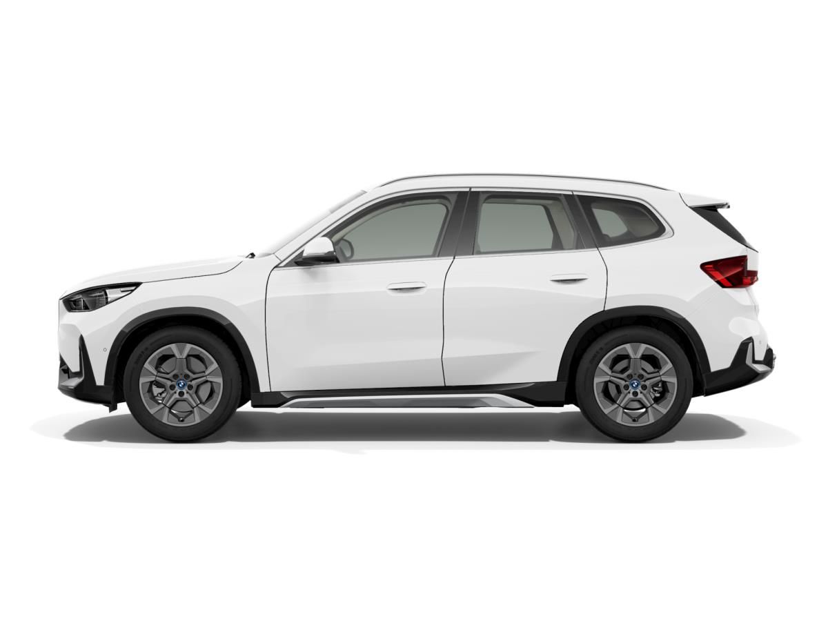 BMW iX1, xDrive30 - fotka 3