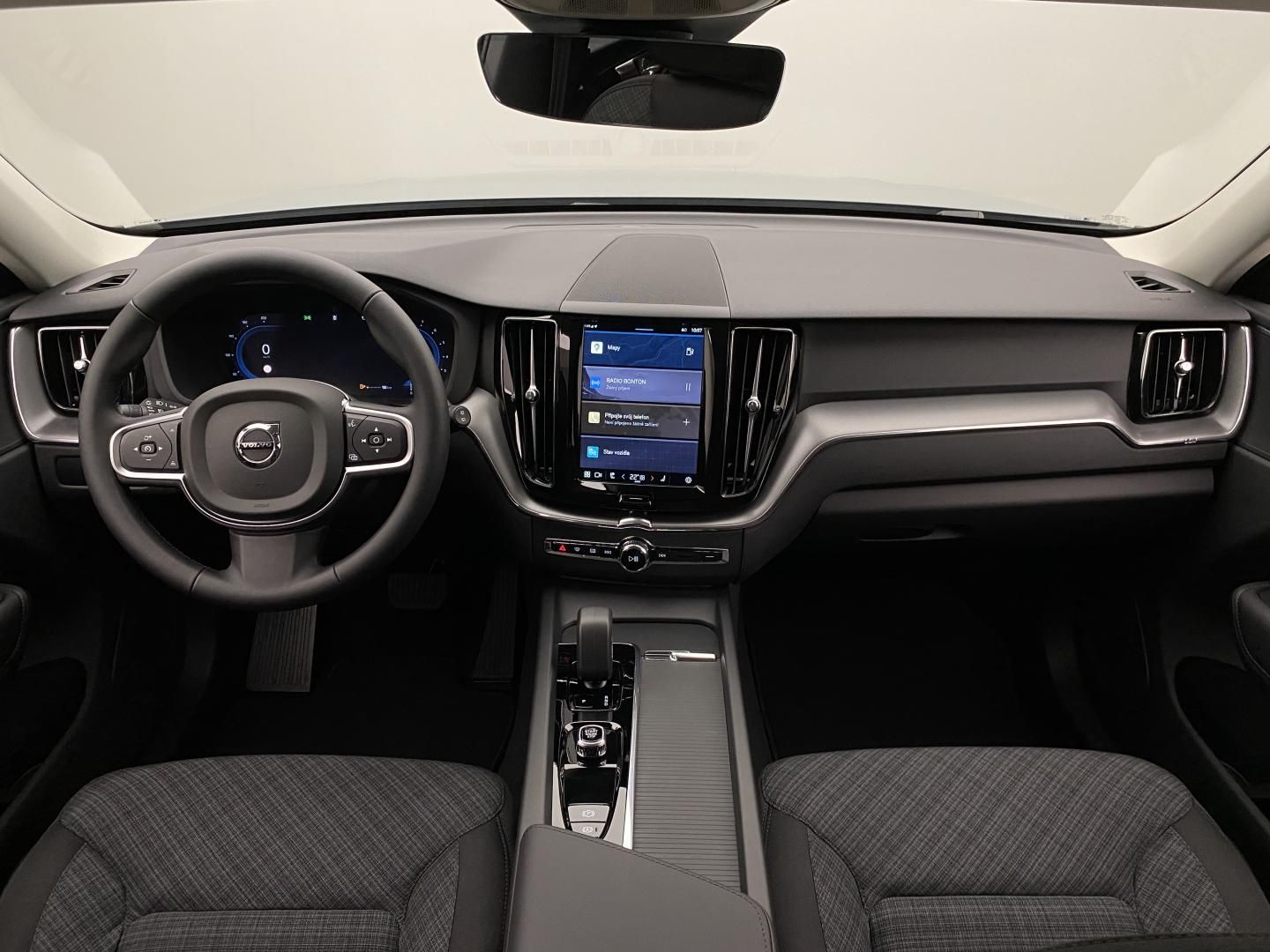 Volvo XC60, B5 AWD AUT CORE - fotka 2