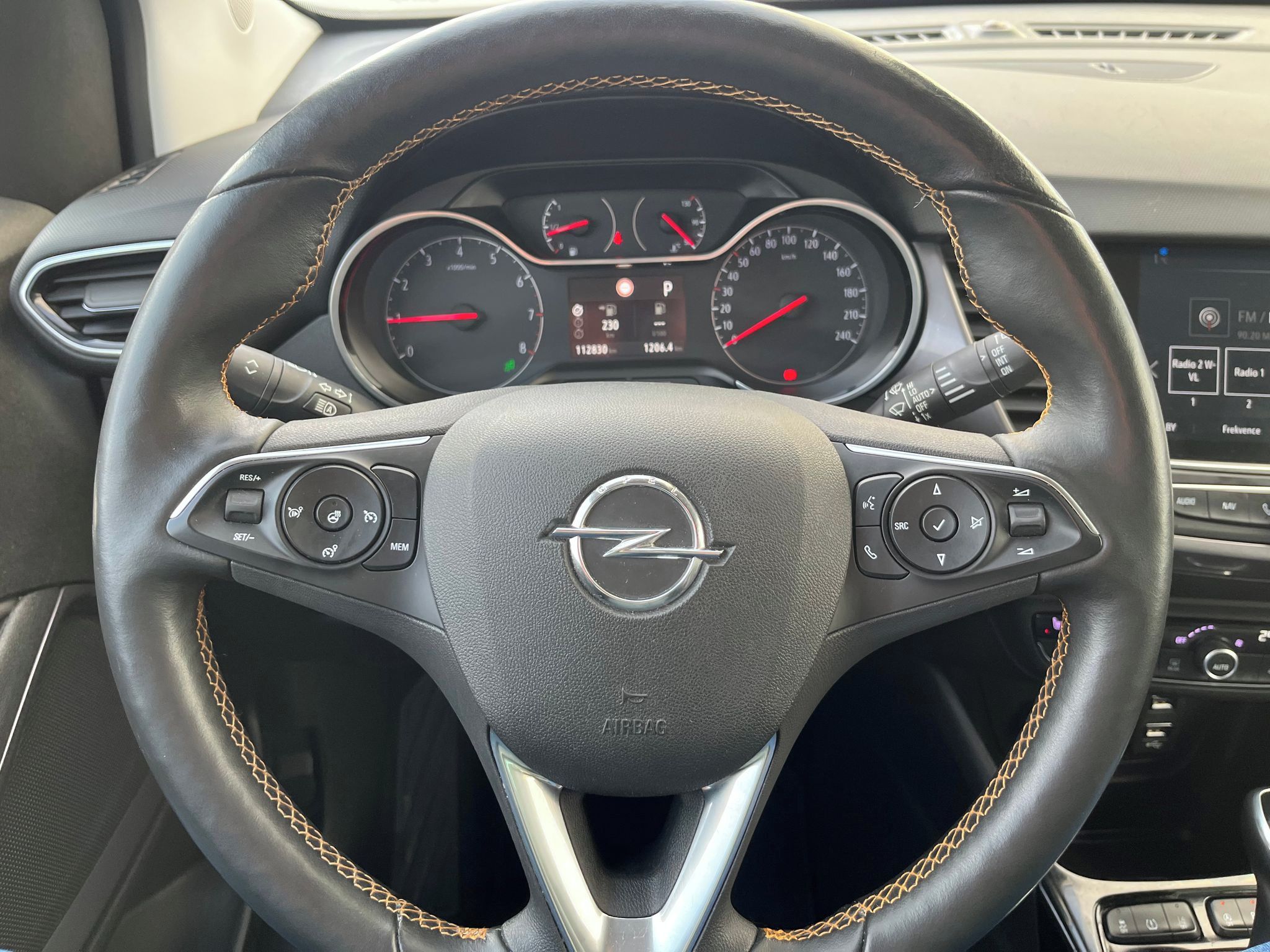 Opel Crossland X, 1.2 Ultimate, Automat, Tažné - fotka 6