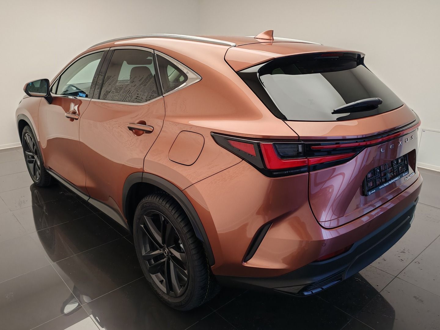 Lexus NX 450h+, 450h+ Plug-in Hybrid PRESTIGE - fotka 5