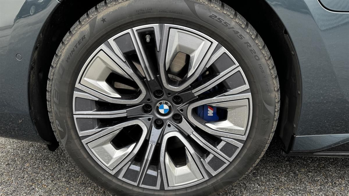 BMW Řada 7, 750e xDrive Sedan - fotka 4