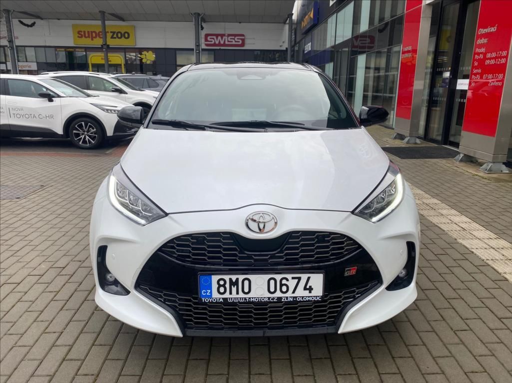 Toyota Yaris, 1,5 Hybrid GR Sport - fotka 5