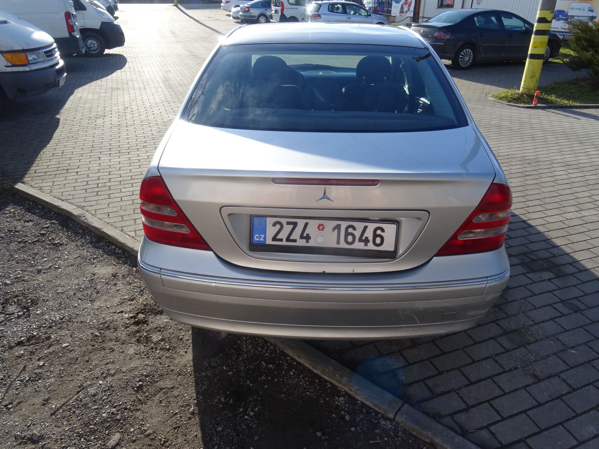 Mercedes-Benz Třídy C, 180 - fotka 6