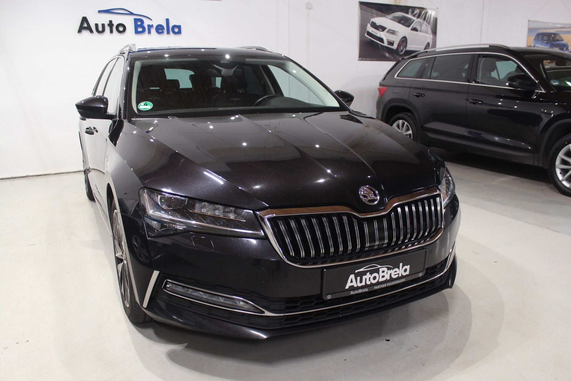 Škoda Superb, 2.0TDI DSG L&K Matrix Display - fotka 2