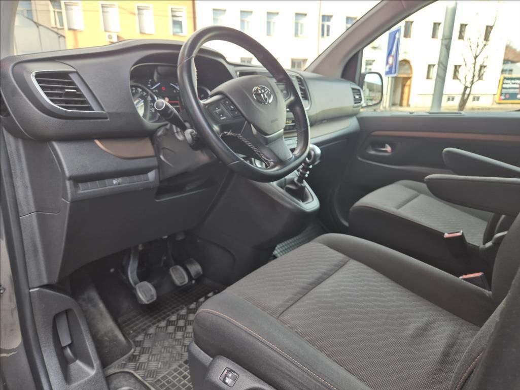 Toyota Proace, 2,0 D-4D 150k L1 Family - fotka 4