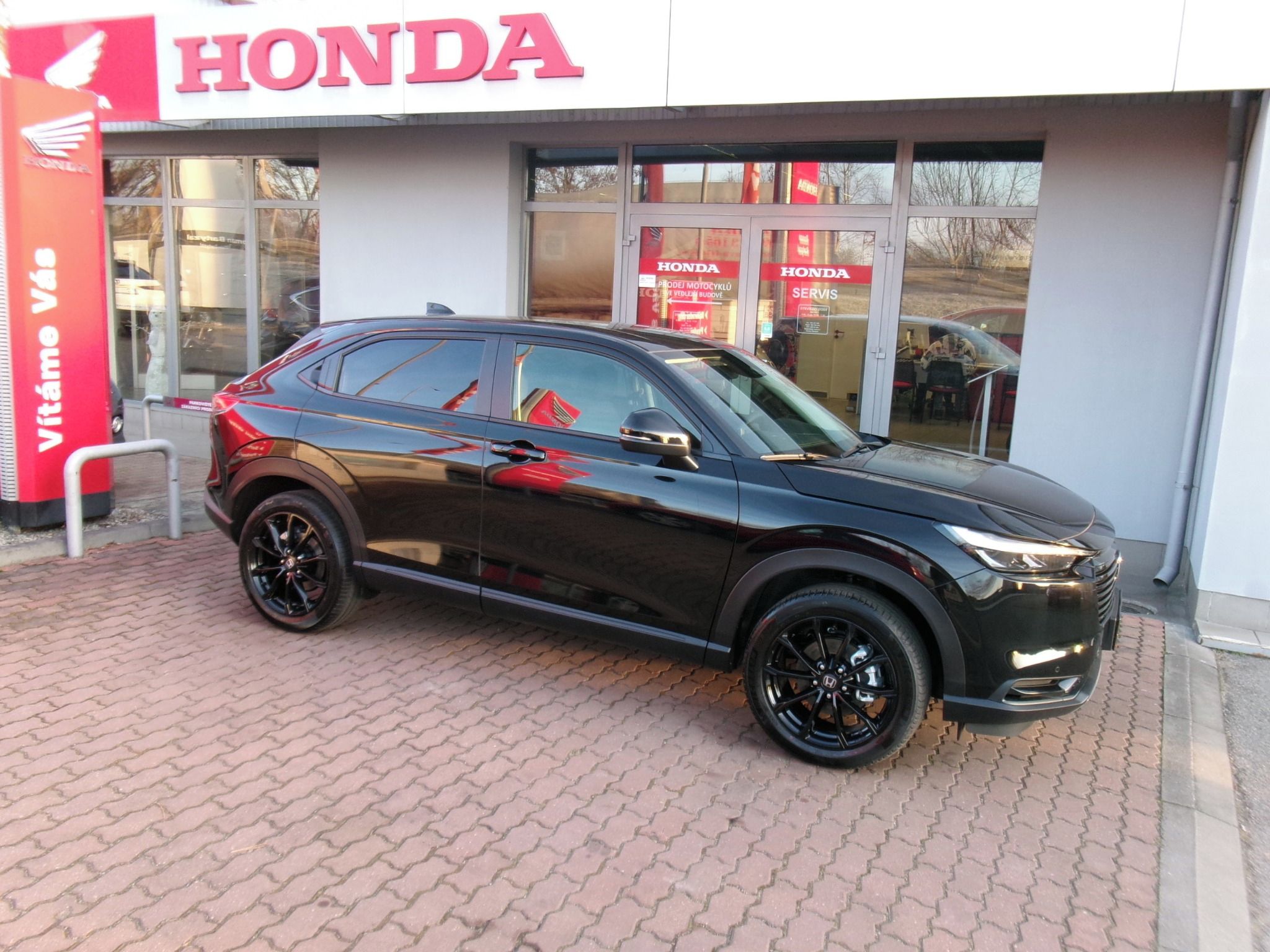 Honda HR-V, 1.5e:HEV ELEGANCE BLACK LINE26 - fotka 5