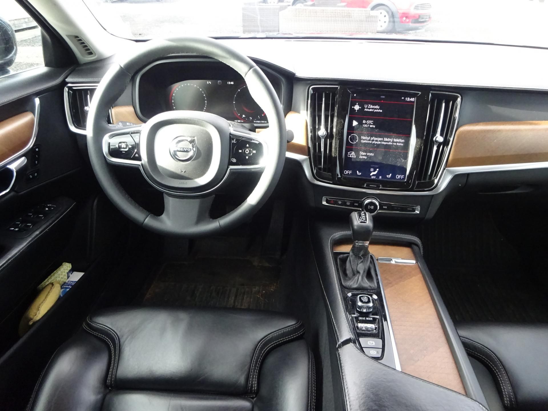 Volvo S90, D4 140kW Inscription ČR - fotka 6