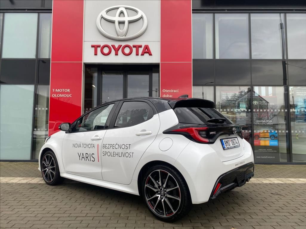 Toyota Yaris, 1,5 Hybrid GR Sport - fotka 3