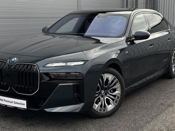 750e xDrive Sedan