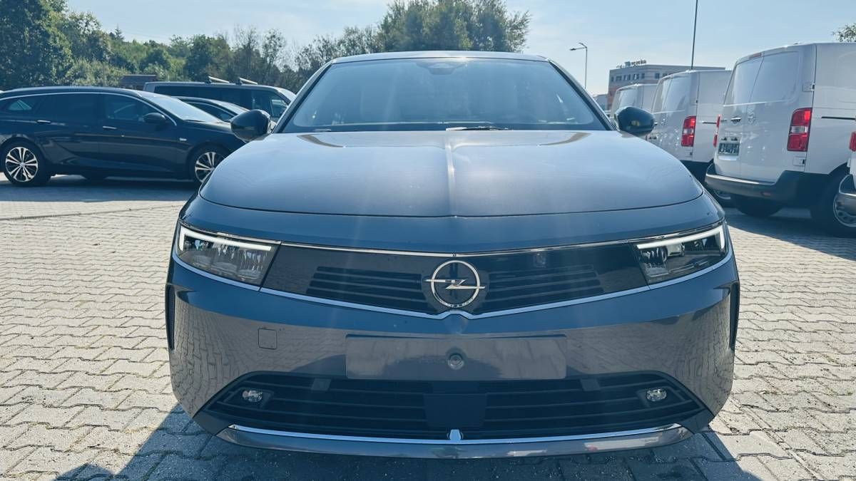 Opel Astra, Elegance HB 1.2 TURBO 96kW/130 - fotka 2